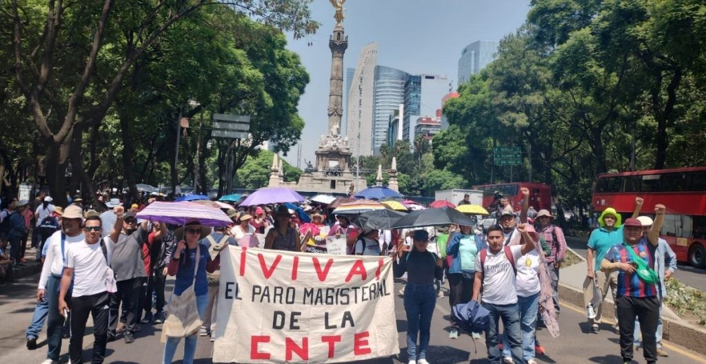 Maestros De La Cnte Marchan Hacia El Z Calo De La Cdmx Exigen Al