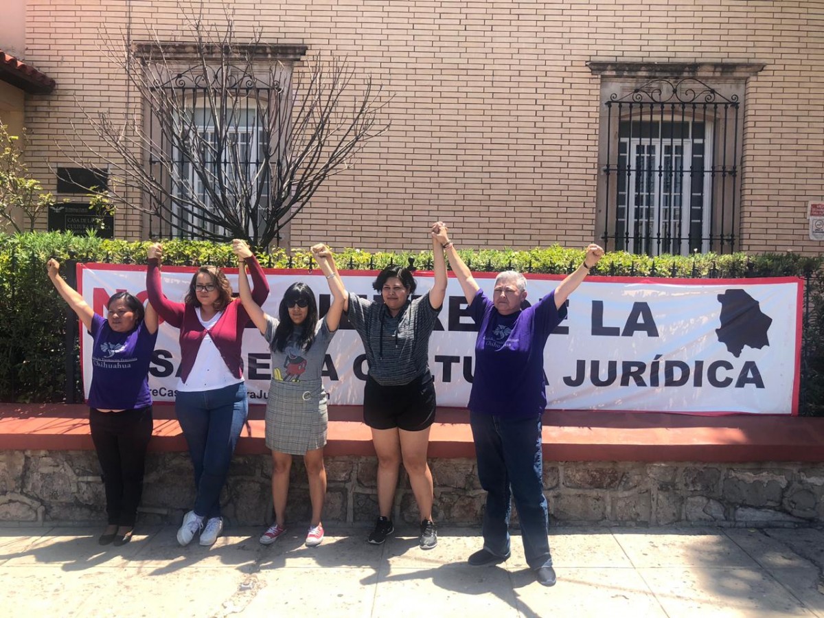 Feministas protestan vs cierre de la Casa de la Cultura Jurídica | Omnia