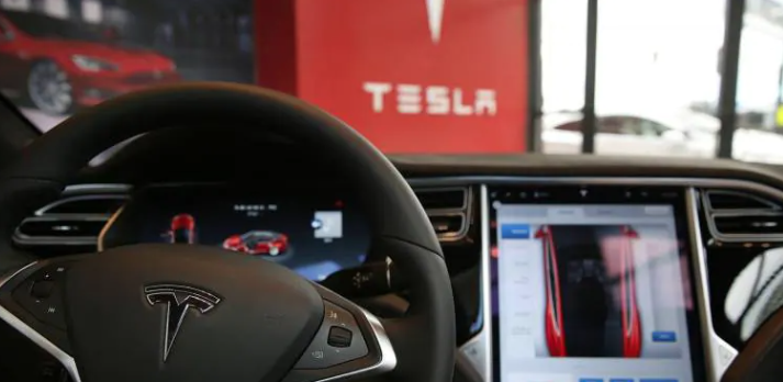 Tesla Retira Casi 12 Mil Vehículos Debido A Un Problema Con La