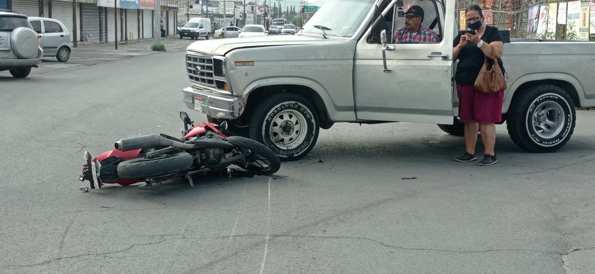 Queda Motociclista Lesionado Tras Choque En La Miguel Barragán | Omnia