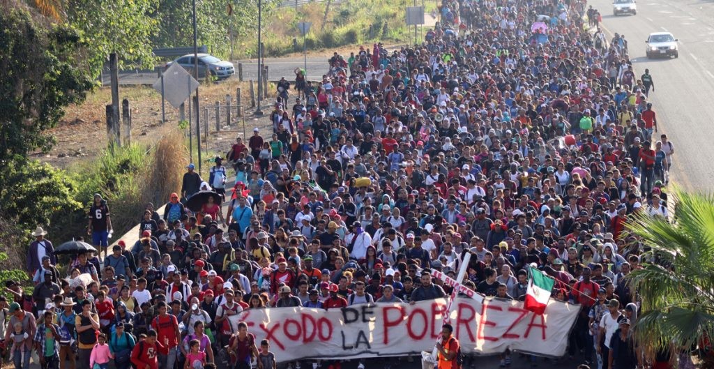 Caravana migrante contin a su camino por el sur de M xico en plena