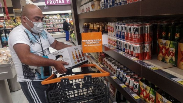 Cuatro de cada diez adultos en México consumen alcohol en exceso, advierten organizaciones