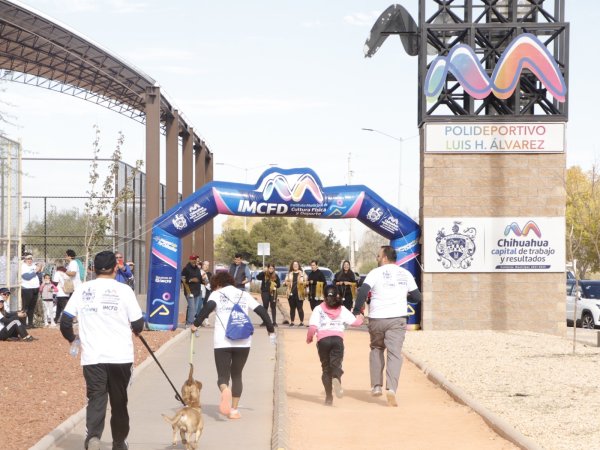 Corren más de 300 chihuahuenses en carrera “kilómetros por la inclusión”