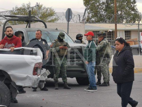 Choque en la colonia Campesina deja tres heridos, entre ellos un menor de edad