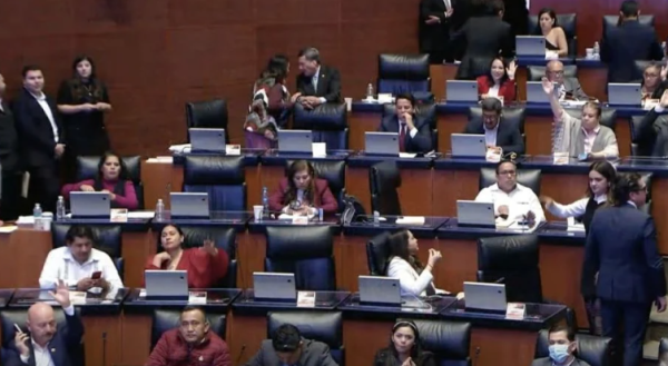 Senado declara válida la reforma que extingue siete órganos autónomos; pasa a Diputados