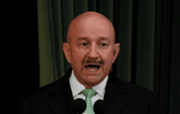 Carlos Salinas de Gortari reaparece; se declara desempleado y sin pensión