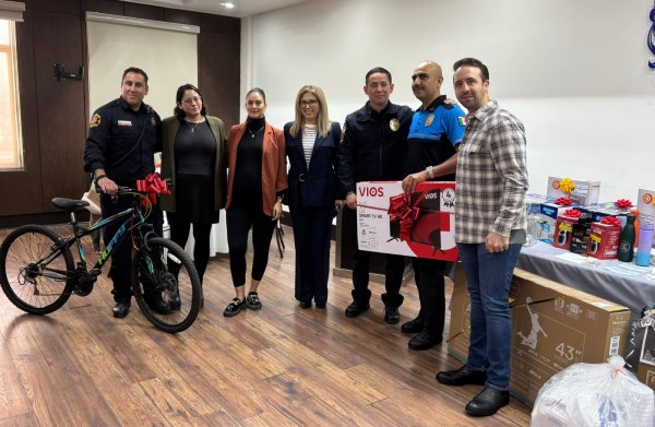 Reconoce COCENTRO a policías y bomberos que vigilan el primer cuadro de la ciudad