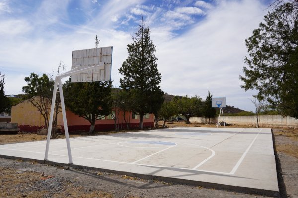 Rehabilita Gobierno Municipal cancha deportiva en la comunidad rural “La Casita”