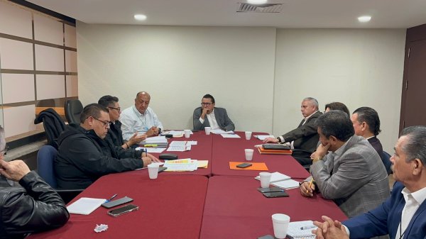 De manera conjunta, Secretaría de Educación y Deporte, Comité Ejecutivo Nacional del SNTE y Sección 8, realizan gestiones en la Ciudad de México en favor del magisterio chihuahuense