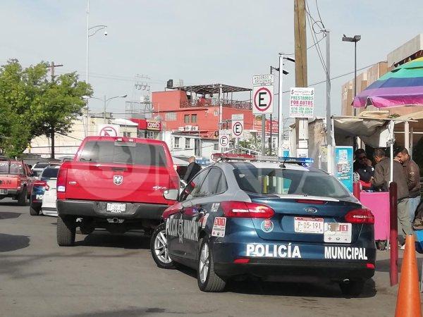 Llega al hospital Morelos mujer baleada; muere minutos después