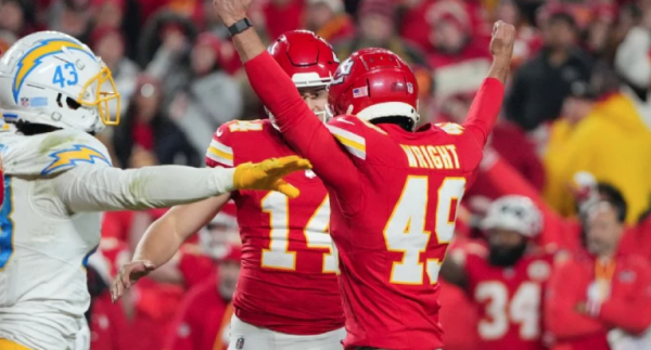 Chiefs vence a Chargers en dramático Sunday Night Football y logra su noveno título divisional al hilo en la NFL