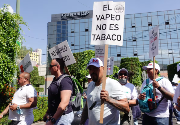 ‘¡Somos libres de vapear!’ Alistan protesta en el Senado vs prohibición de vapeadores en México