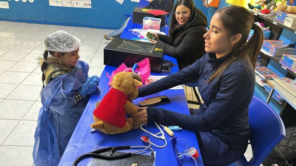 Organiza la UACH Feria de la Salud en Barranco Blanco, Rosales, Chihuahua