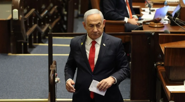 Netanyahu declara por primera vez en su juicio, rechaza acusaciones