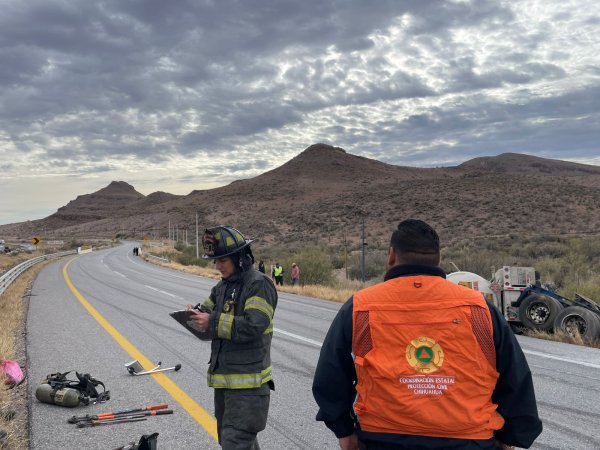 Cierran parcialmente tramo carretero Chihuahua-Delicias por derrame de combustible