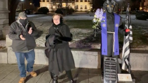 Una ciudad de EU permite al Templo Satánico unirse a su belén navideño