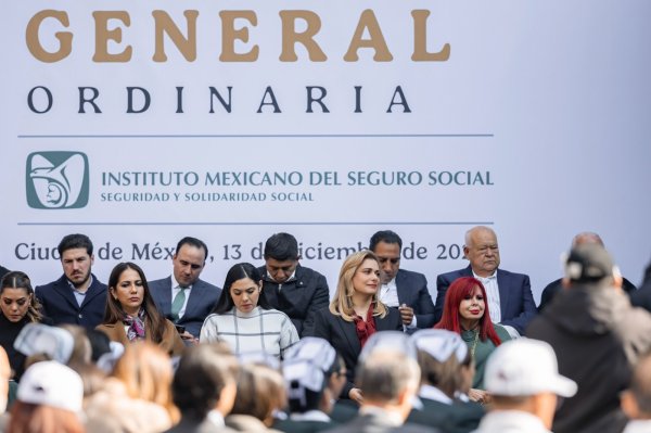 Maru Campos acude como invitada a la 115 Asamblea General Ordinaria del IMSS