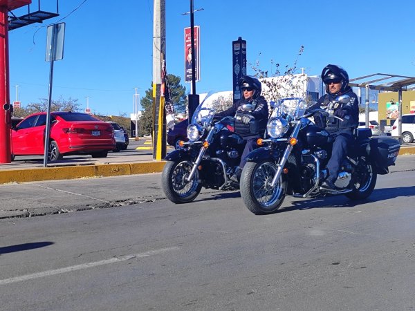 Policías motociclistas 300: Un grupo de vigilancia con mucha fuerza