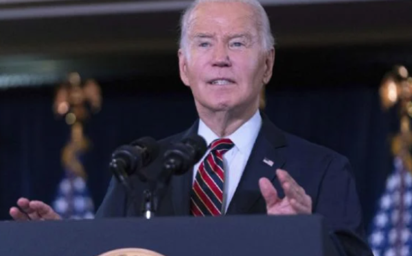 Tras tiroteo en Wisconsin, Biden urge al Congreso a legislar sobre armas