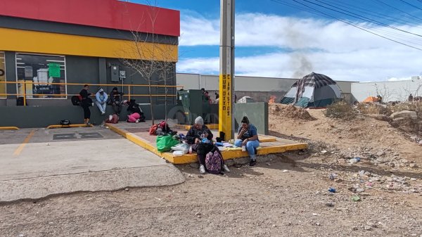 Investigamos ataque de migrantes a Oxxo de la Juan Pablo II: FGE