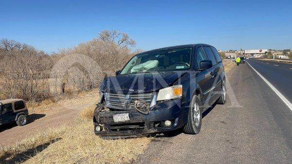 Choque-alcance en la carretera a Juárez deja cuatro lesionados y cuantiosos daños