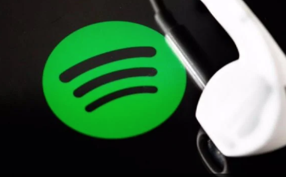 Revelan que Spotify usó “artistas fantasma” para rellenar listas y pagar menos a los artistas