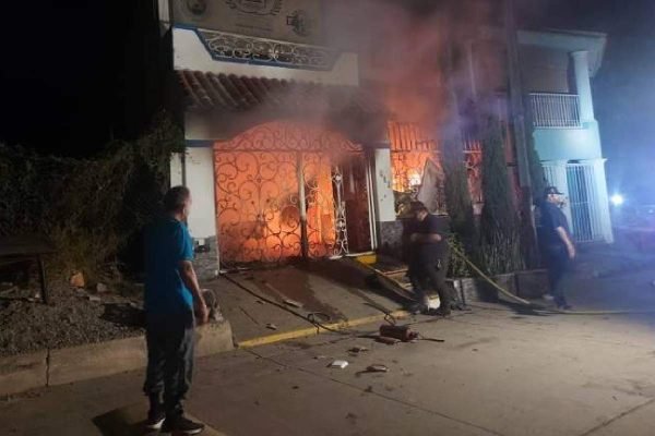 Incendio en centro de rehabilitación en Mazatlán, Sinaloa, deja 18 heridos; gobernador asegura que fue ataque directo