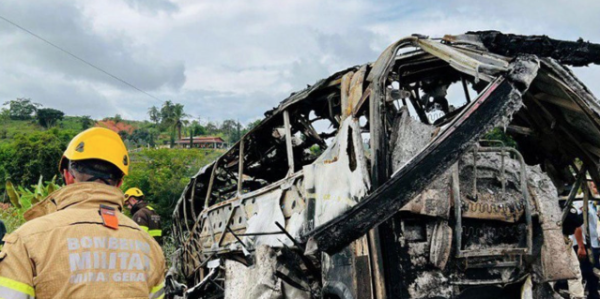 Aumenta a 41 la cifra de muertos por un accidente múltiple de tránsito en Brasil