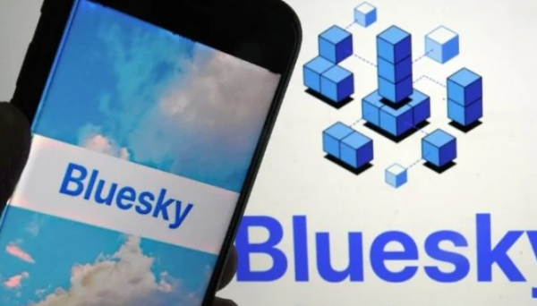 Bluesky descubre que con el crecimiento llegan también los problemas y los bots