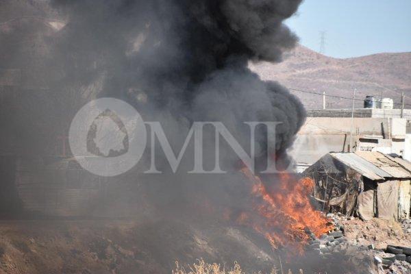 Sofocan Bomberos fuerte incendio al norte de la ciudad