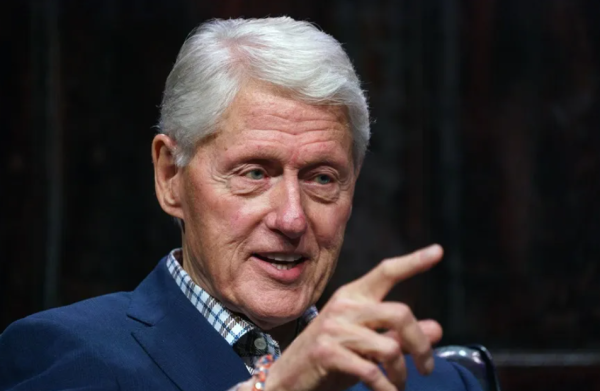 El expresidente de EE.UU. Bill Clinton fue hospitalizado en Washington tras «desarrollar fiebre»