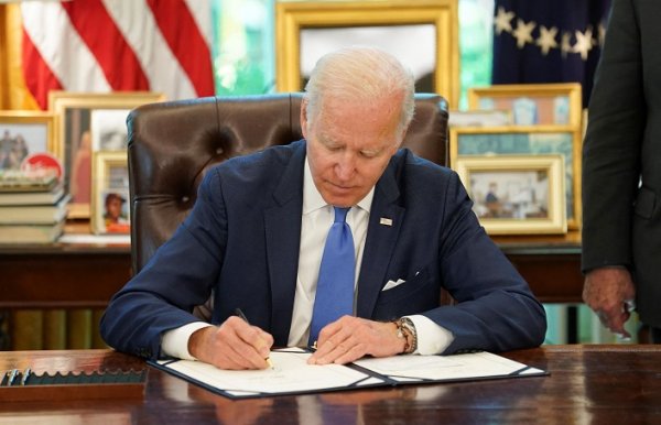 Biden aprueba el presupuesto de defensa para 2025