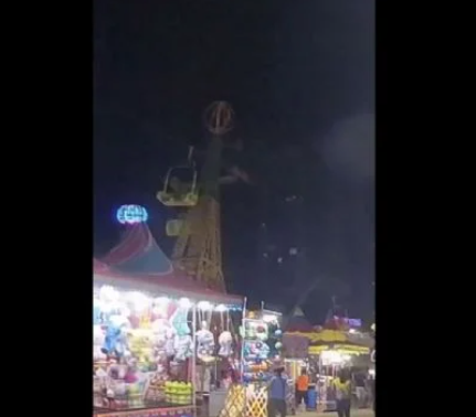 Colapsa juego mecánico en feria de Acapulco (videos)