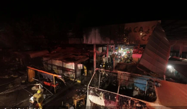 Incendio en el mercado central de Acapulco destruye 31 locales en la madrugada de Navidad