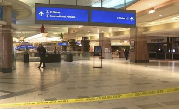 Dos heridos de bala por tiroteo en aeropuerto de Phoenix