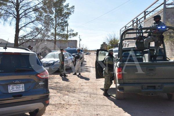 Detienen a tres sujetos y aseguran rifle de municiones en la colonia Granjas del Valle