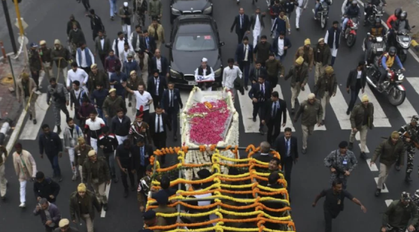 India despide al ex primer ministro Manmohan Singh en un funeral de Estado