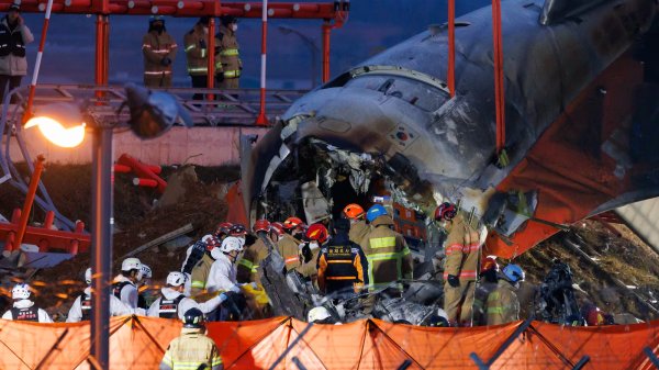 Accidente aéreo en Corea del Sur deja sin vida a 179 pasajeros; investigan causas del choque