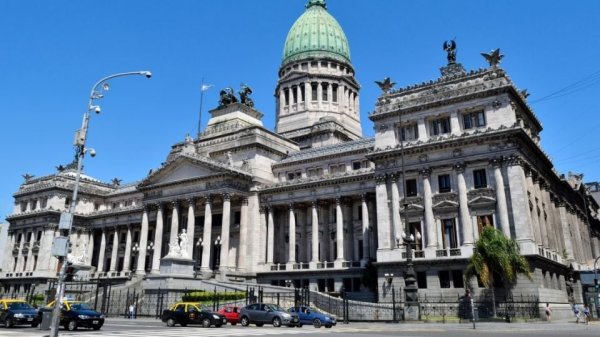 Dron perteneciente a dos rusos cae sobre el Congreso de Argentina