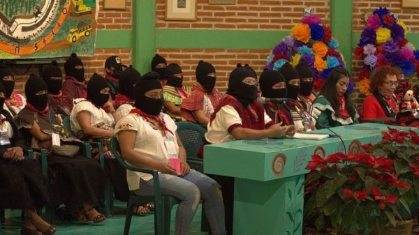 Mujeres indígenas del EZLN critican las reformas de Sheinbaum: 