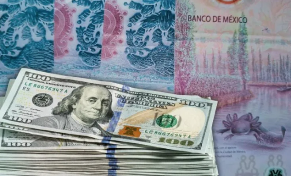 El peso recibe ligero golpe del dólar previo a que termine el año