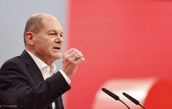 Scholz pide a los alemanes que se unan en solidaridad en el año nuevo pese a las muchas crisis