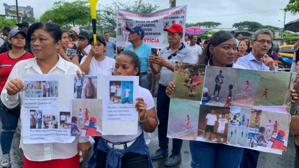 Fiscalía de Ecuador confirma que cuerpos calcinados corresponden a menores desaparecidos tras ser aprehendidos por soldados