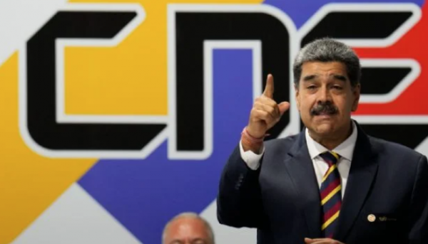 Nicolás Maduro dice que ha aceptado reanudar negociaciones con EU