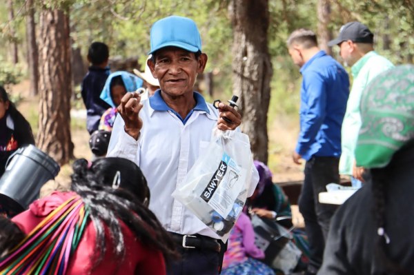 Lleva JCAS tinacos, filtros y garrafones de agua potable a la Sierra Tarahumara