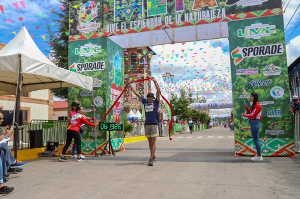 Corredores Rarámuri hacen el 1-2-3 en los 63K del Ultra Maratón de los Cañones en Guachochi