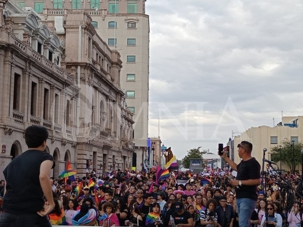 Realizan marcha del orgullo LGBTQ+ 2024