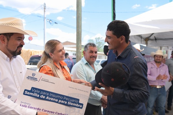 Encabeza Maru Campos tercera entrega de apoyos alimentarios para personas mayores y con discapacidad en Guerrero