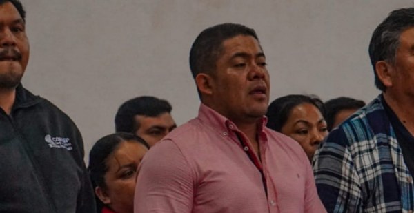 Difunden videos que implican al alcalde del municipio poblano de Zapotitlán de Méndez en un asesinato