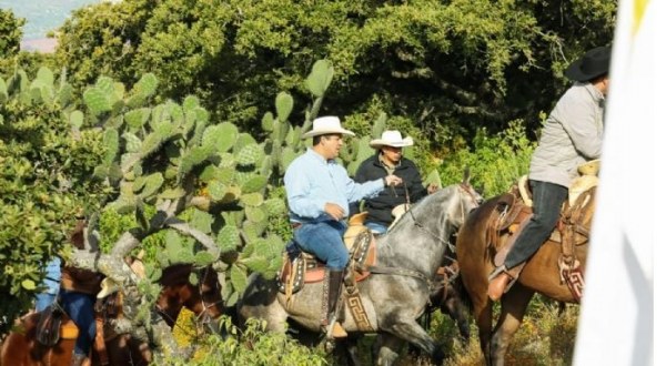 Gobernador de Guanajuato cae de su caballo y se fractura dos costillas